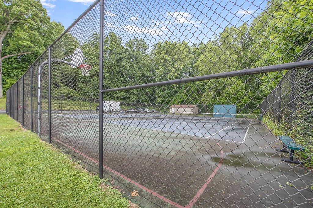 Image 13 of property listing at 7505 DEMOCRACY BLVD #A430, Bethesda, MD 20817