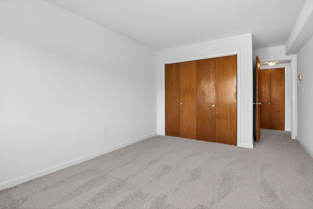 Image 8 of property listing at 7505 DEMOCRACY BLVD #A430, Bethesda, MD 20817
