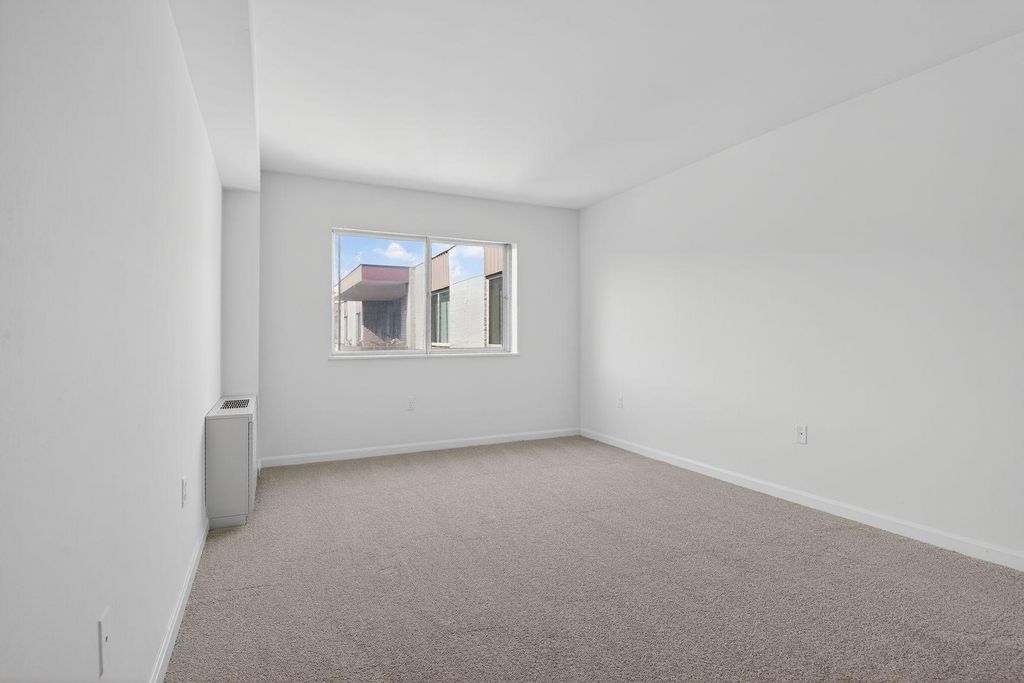 Image 9 of property listing at 7505 DEMOCRACY BLVD #A430, Bethesda, MD 20817
