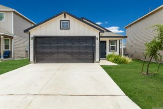 526 Wild Olive Way, San Antonio, TX 78219