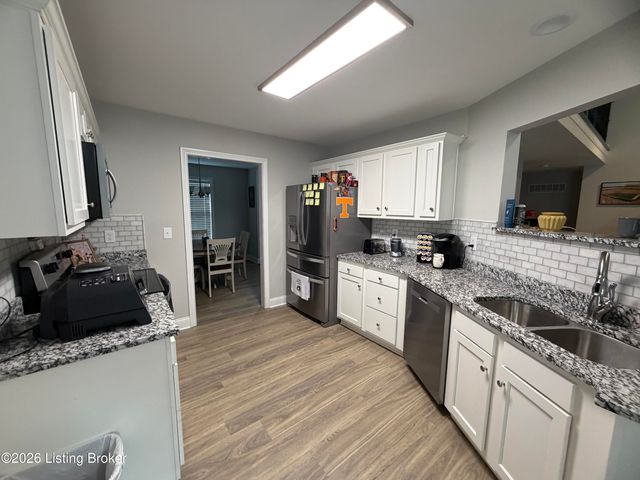 3036 Barlows Brook Rd, Shelbyville, KY 40065
