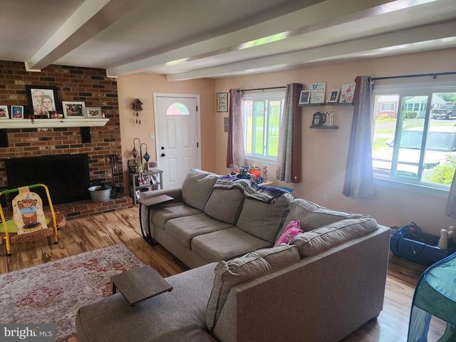 8 MARY JANE ST, Schwenksville, PA 19473
