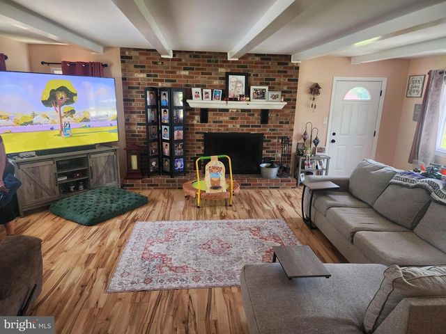 8 MARY JANE ST, Schwenksville, PA 19473