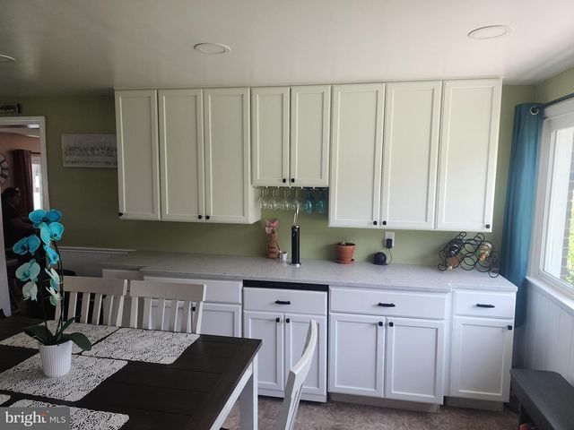 8 MARY JANE ST, Schwenksville, PA 19473