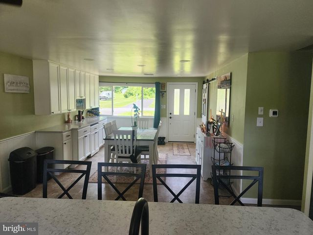 8 MARY JANE ST, Schwenksville, PA 19473