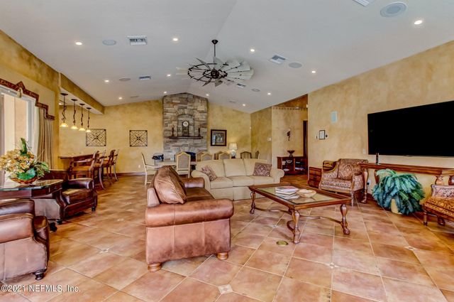 108 LAGUNA VILLA Boulevard D25, Jacksonville Beach, FL 32250