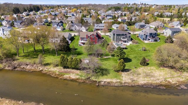 861 Summer Creek ROAD, Oconomowoc, WI 53066