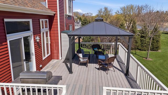 861 Summer Creek ROAD, Oconomowoc, WI 53066