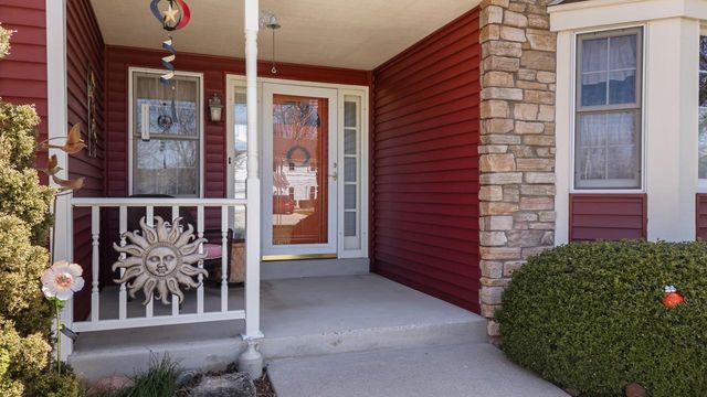 861 Summer Creek ROAD, Oconomowoc, WI 53066