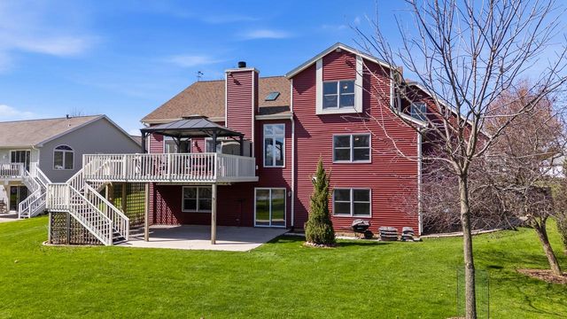 861 Summer Creek ROAD, Oconomowoc, WI 53066