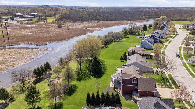 861 Summer Creek ROAD, Oconomowoc, WI 53066