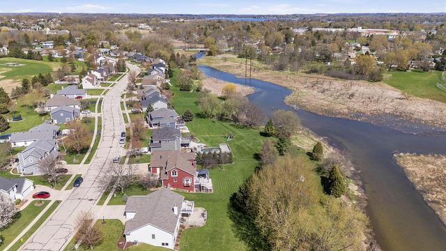 861 Summer Creek ROAD, Oconomowoc, WI 53066