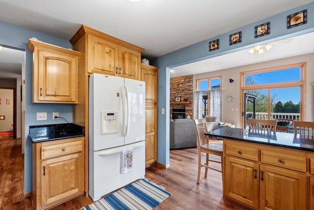 861 Summer Creek ROAD, Oconomowoc, WI 53066