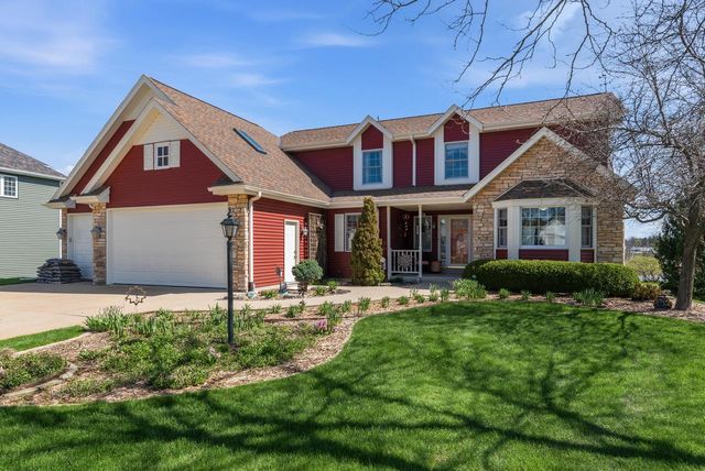 861 Summer Creek ROAD, Oconomowoc, WI 53066