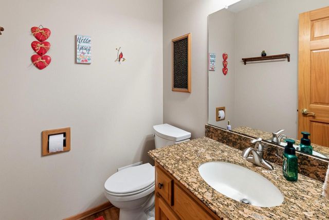 861 Summer Creek ROAD, Oconomowoc, WI 53066