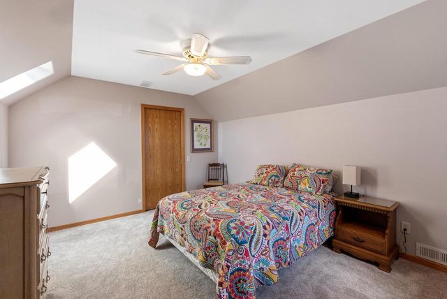 861 Summer Creek ROAD, Oconomowoc, WI 53066