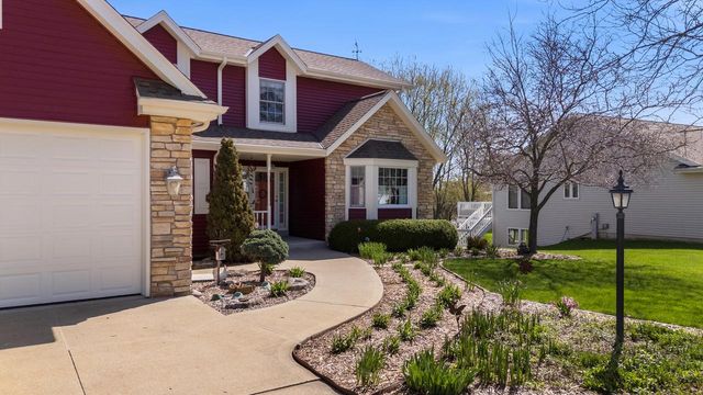 861 Summer Creek ROAD, Oconomowoc, WI 53066