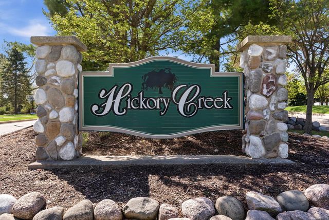 861 Summer Creek ROAD, Oconomowoc, WI 53066
