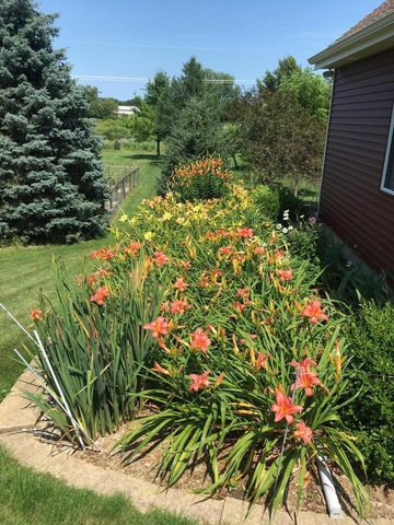 861 Summer Creek ROAD, Oconomowoc, WI 53066