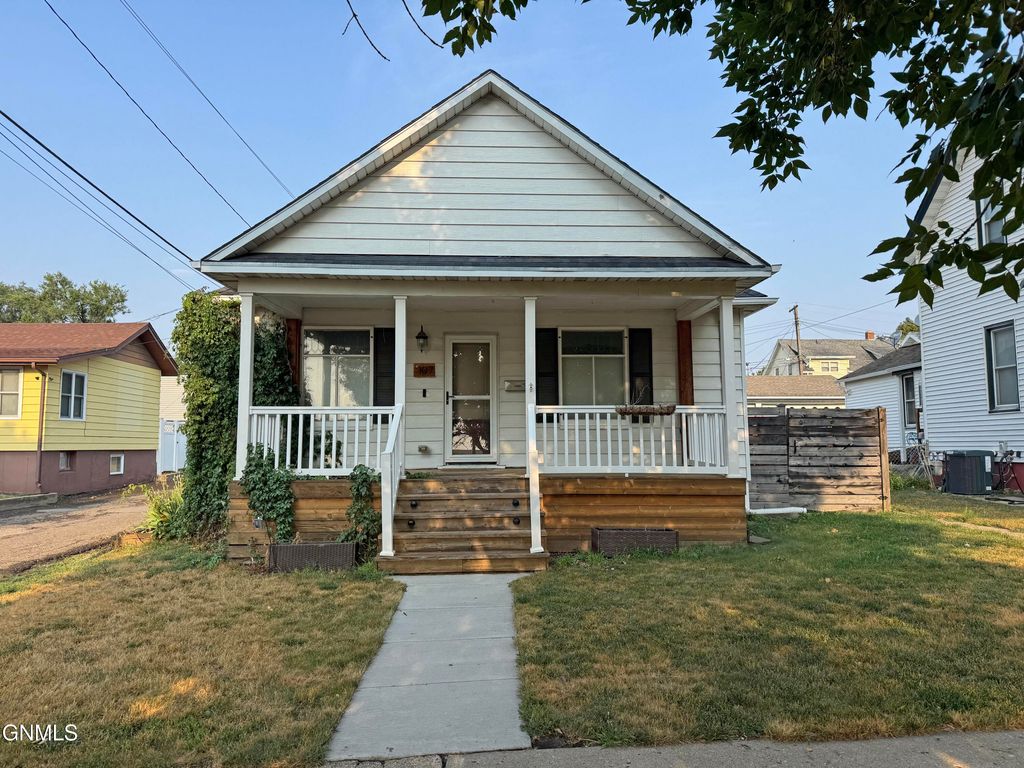 107 8th Street NW, Mandan, ND 58554 photo 2