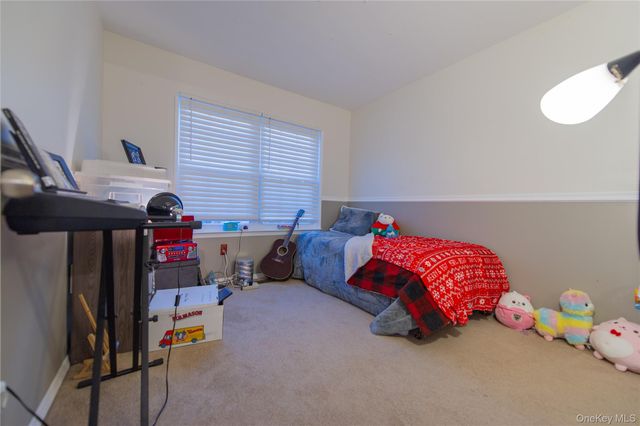 87 Kensington Way, Middletown, NY 10940