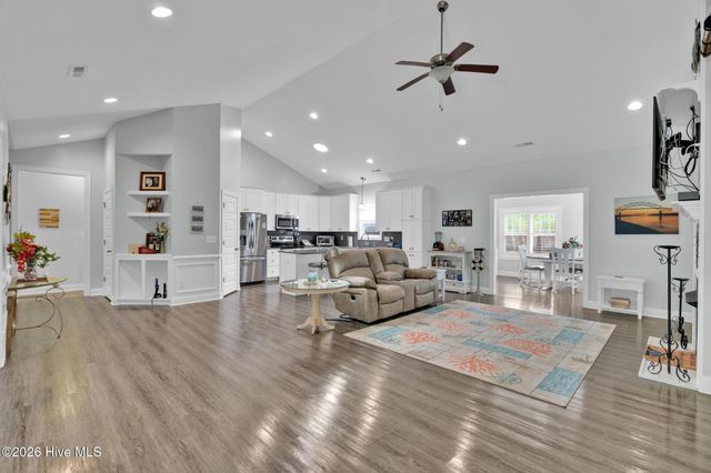 693 Dan Owen Drive, Hampstead, NC 28443