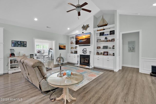 693 Dan Owen Drive, Hampstead, NC 28443