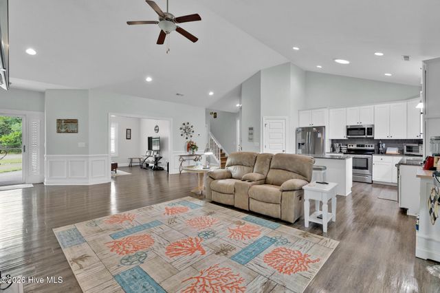 693 Dan Owen Drive, Hampstead, NC 28443