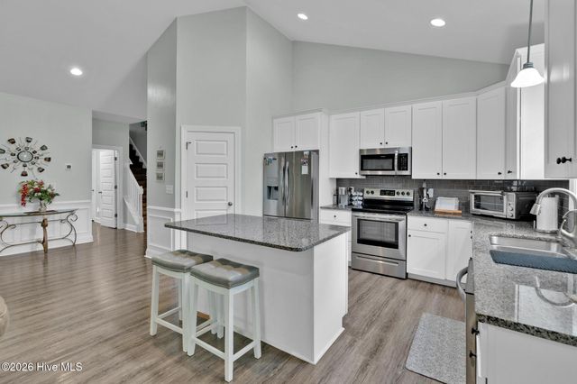 693 Dan Owen Drive, Hampstead, NC 28443