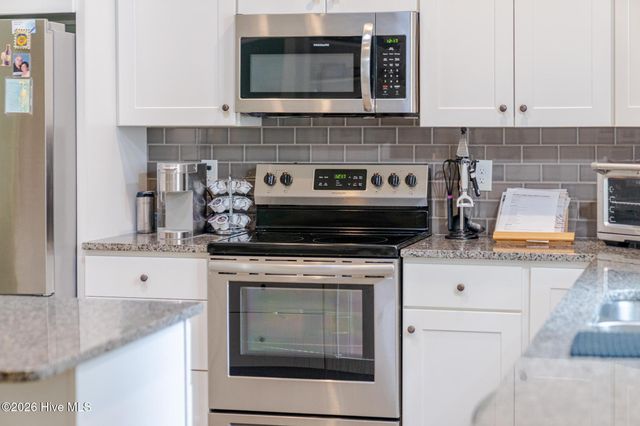 693 Dan Owen Drive, Hampstead, NC 28443