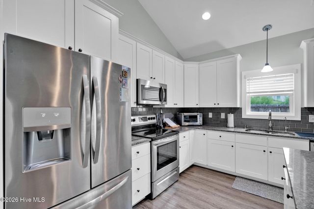 693 Dan Owen Drive, Hampstead, NC 28443