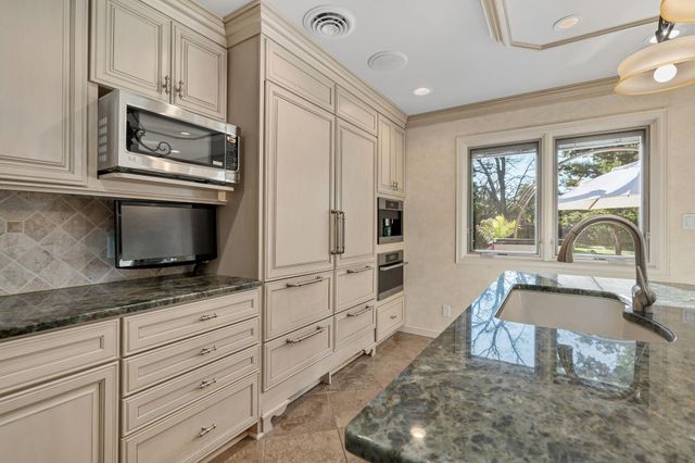 301 22nd Street NW, Austin, MN 55912