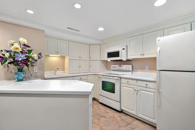 301 22nd Street NW, Austin, MN 55912