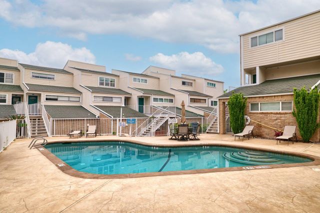 1818 S Lakeshore BLVD 25, Austin, TX 78741