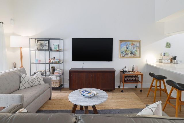1818 S Lakeshore BLVD 25, Austin, TX 78741