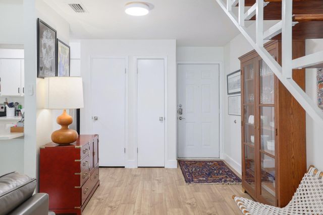 1818 S Lakeshore BLVD 25, Austin, TX 78741