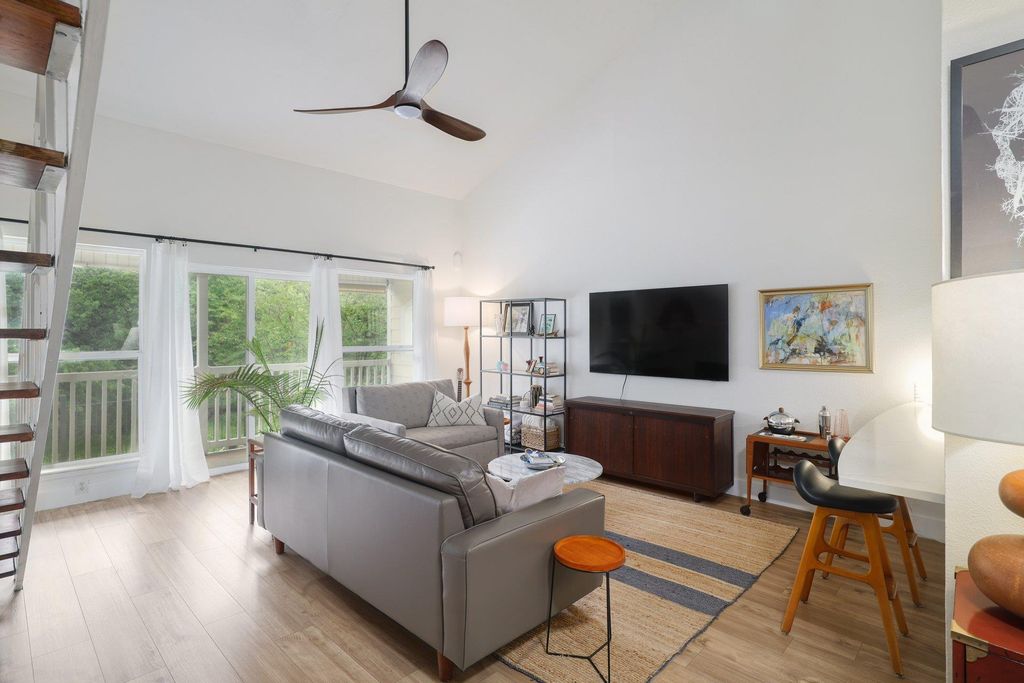 1818 S Lakeshore BLVD 25, Austin, TX 78741