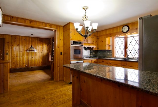 538 Mckinstry Ave, Chicopee, MA 01013