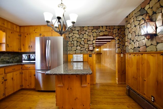 538 Mckinstry Ave, Chicopee, MA 01013