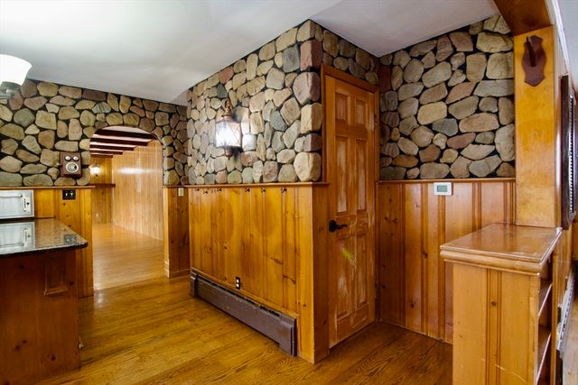 538 Mckinstry Ave, Chicopee, MA 01013