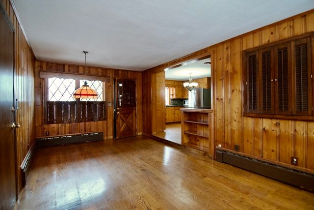 538 Mckinstry Ave, Chicopee, MA 01013