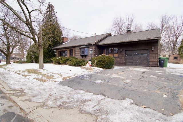 538 Mckinstry Ave, Chicopee, MA 01013