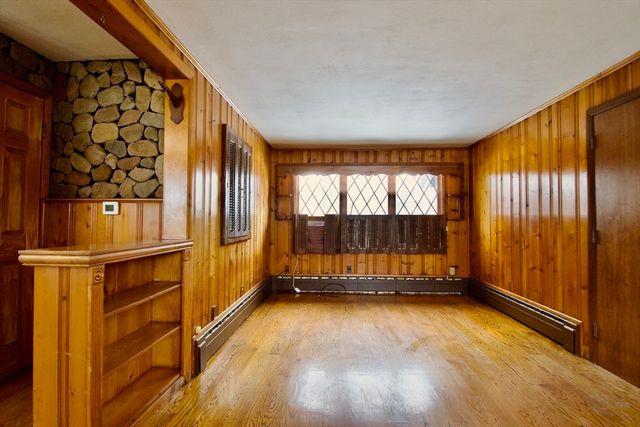 538 Mckinstry Ave, Chicopee, MA 01013