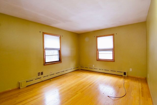 538 Mckinstry Ave, Chicopee, MA 01013