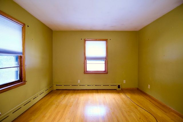 538 Mckinstry Ave, Chicopee, MA 01013