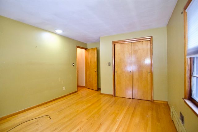 538 Mckinstry Ave, Chicopee, MA 01013