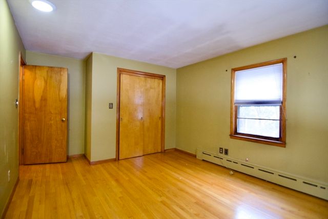 538 Mckinstry Ave, Chicopee, MA 01013