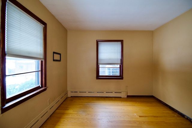 538 Mckinstry Ave, Chicopee, MA 01013