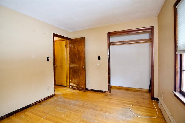 538 Mckinstry Ave, Chicopee, MA 01013