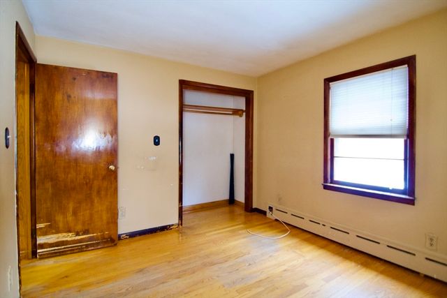 538 Mckinstry Ave, Chicopee, MA 01013